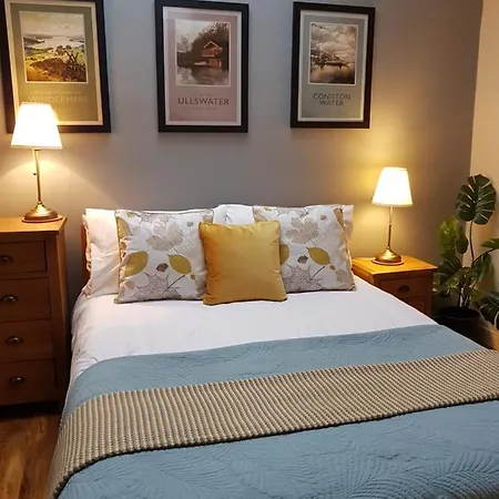 Oak Leaf, Dog Friendly Apartment Windermere