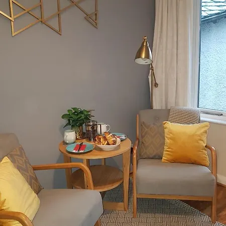 Oak Leaf, Dog Friendly Windermere