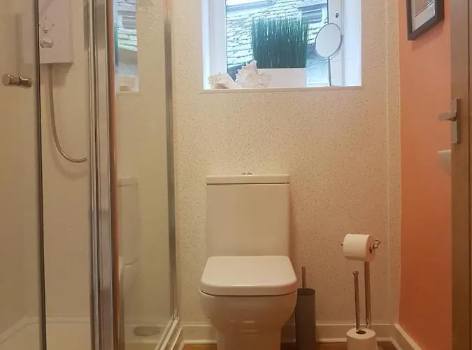 Oak Leaf, Dog Friendly